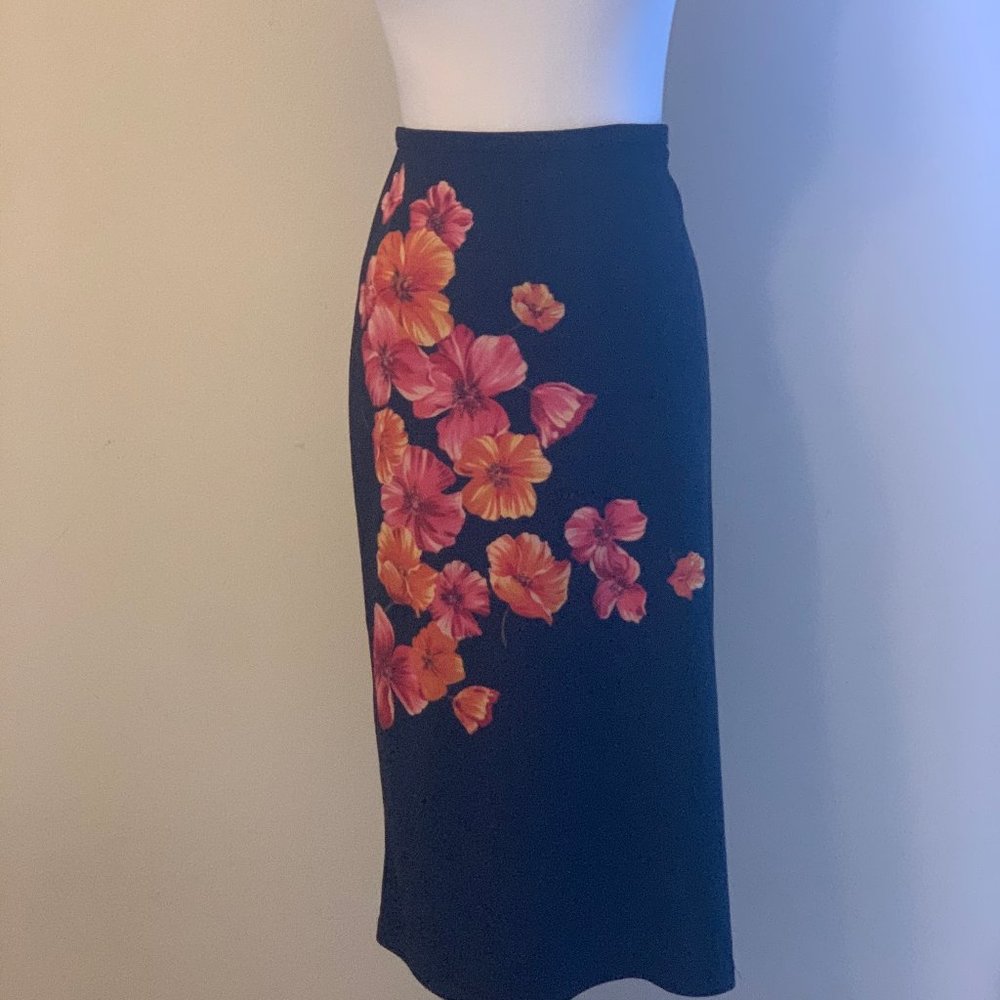 LOFT Floral Detail Skirt Size 8 – Feminine Textured / Work to Occasion Chic - Picture 5 of 5